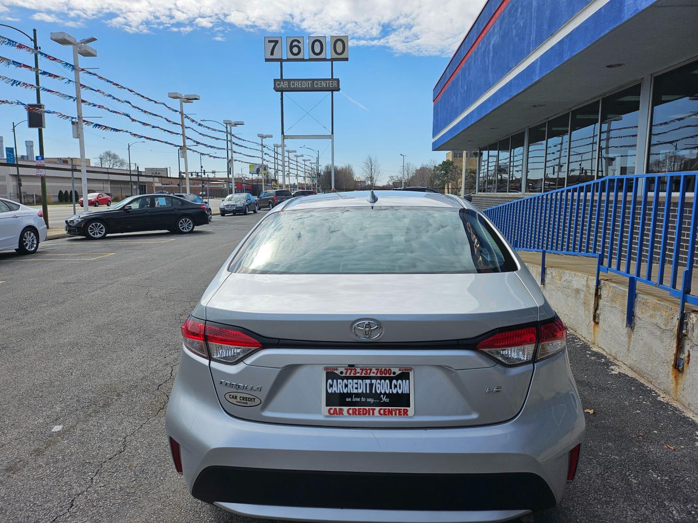 2020 SILVER Toyota Corolla LE (5YFEPRAE8LP) with an 1.8L L4 DOHC 16V engine, CVT transmission, located at 7600 S Western Ave., Chicago, IL, 60620, (773) 918-3980, 0.000000, 0.000000 - Photo#3